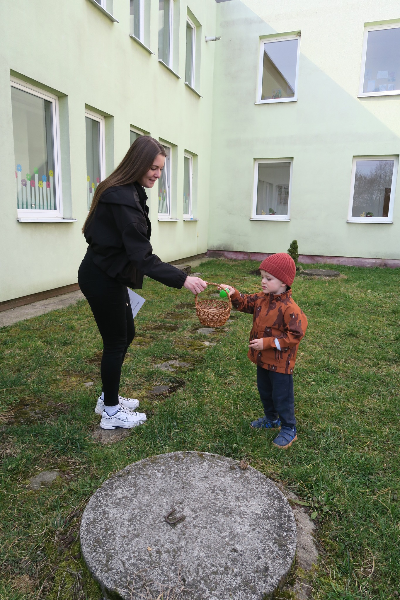 657986762_122224503440521271_6978533839104737557_n